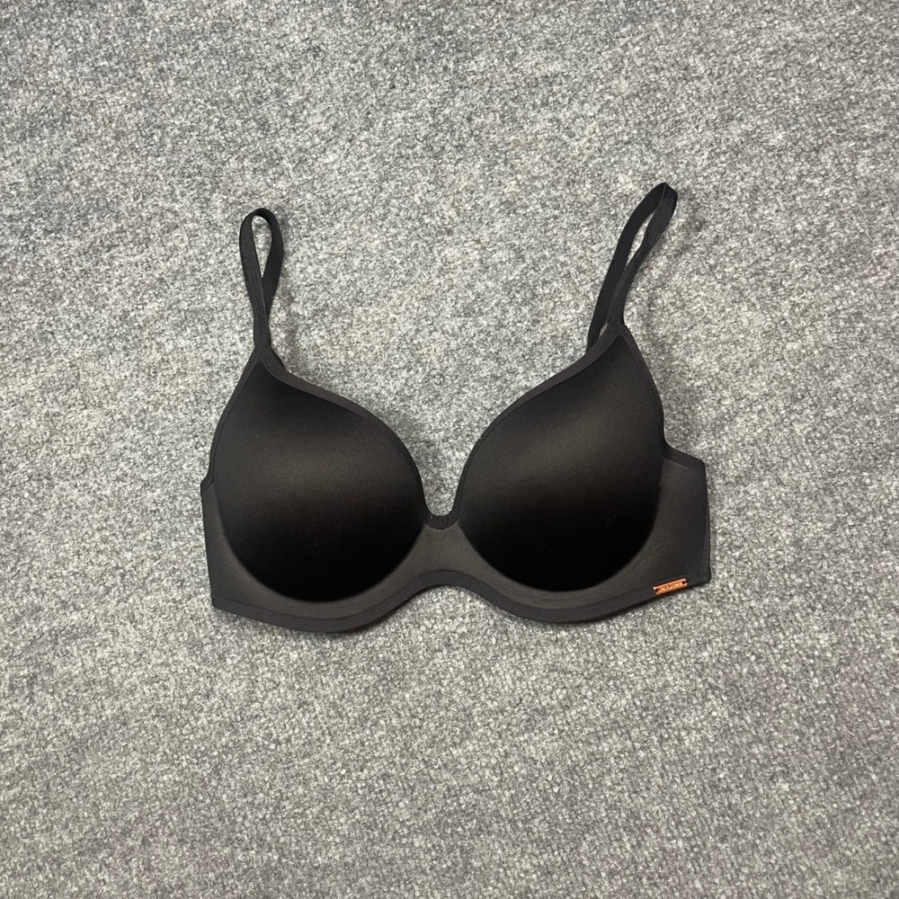 Le Mystere Black T-Shirt Bra Plunge Underwire Everyday Comfort Size 32C